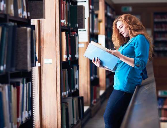 Postgraduate student in library